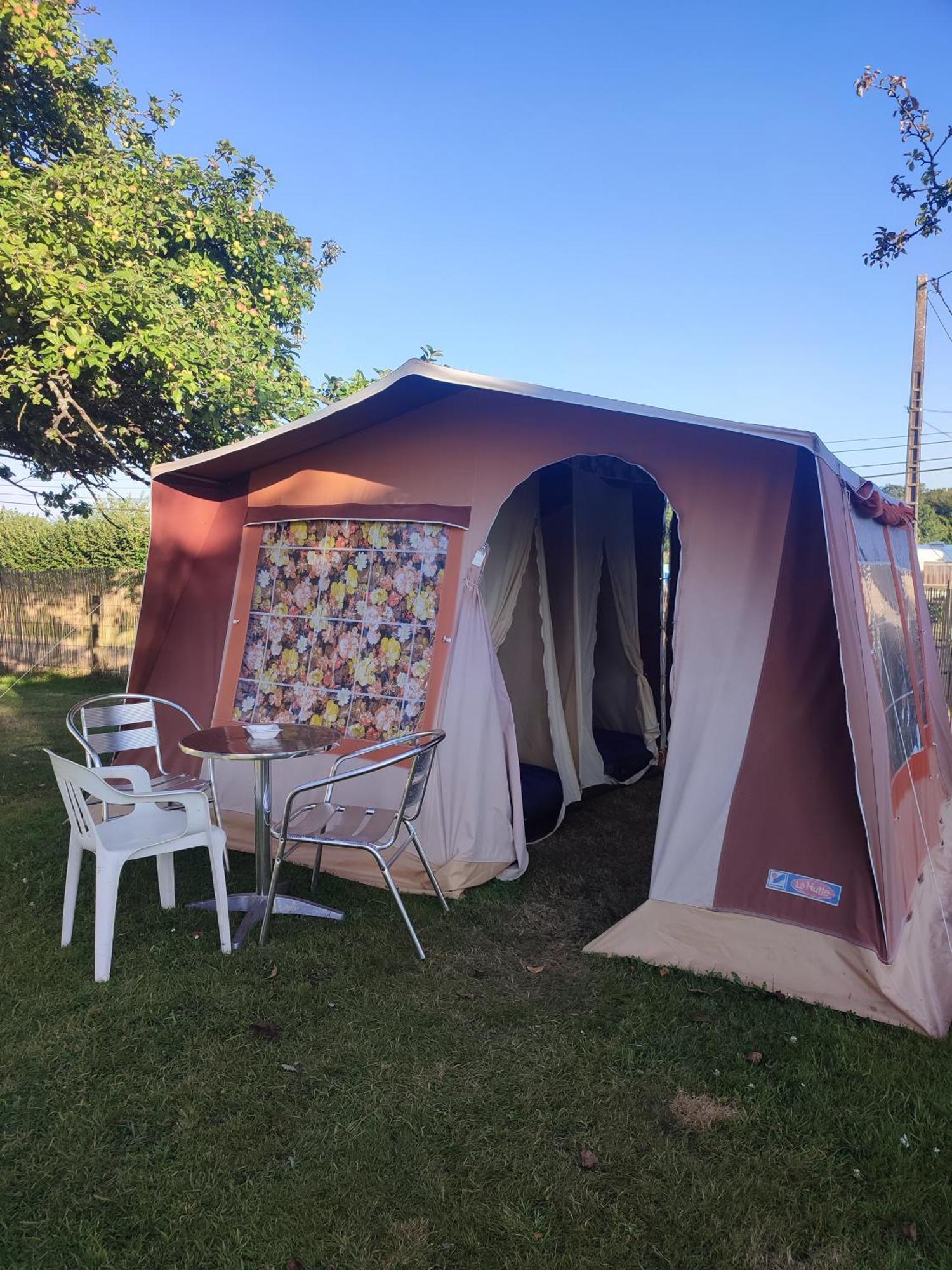 La Billardiere Camping A La Ferme Le Menil-Ciboult Exterior foto