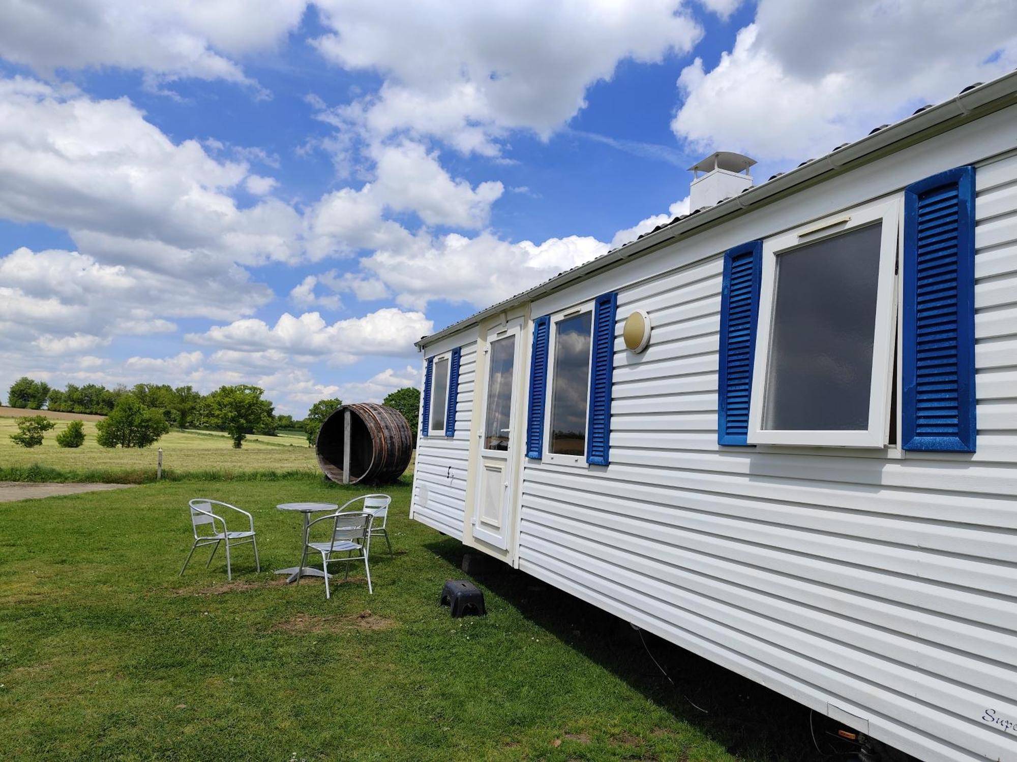 La Billardiere Camping A La Ferme Le Menil-Ciboult Exterior foto